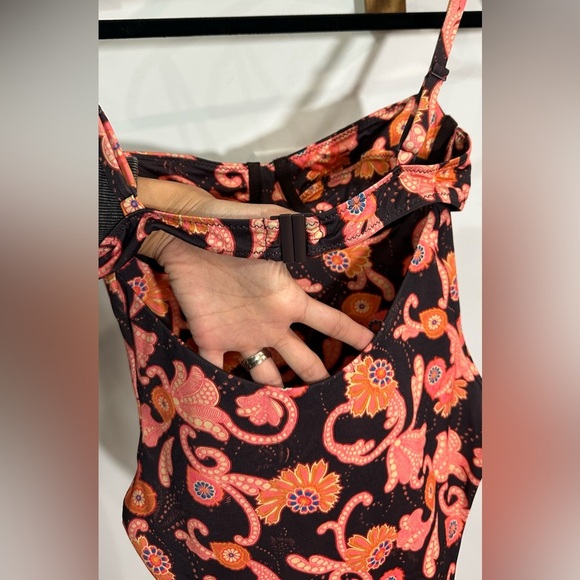 NWT ALC Dylan One-Piece Swimsuit Brown Ganache Multi Paisley XS - Picture 6 of 12